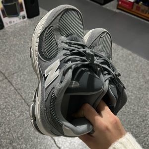 BIG KIDS' NEW BALANCE 2002R CASUAL SHOES